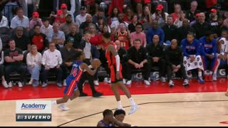 Jalen Duren shoves Amen Thompson then elbows him in face and gets ejected