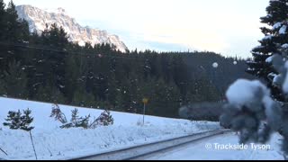 MASSIVE TRAINS IN CANADA'S SNOWY COLD WINTER WEATHER!