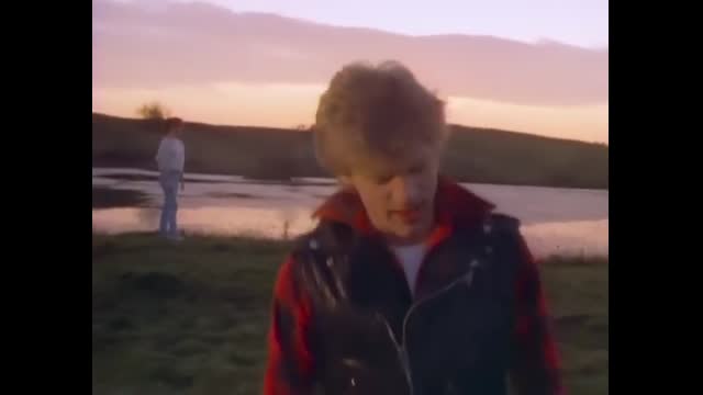 Bryan Adams - Summer Of '69 (Official Music Video)