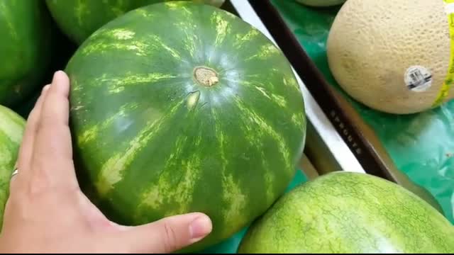 How to pick a sweet and juicy watermelon   3 things to look for   How to cut watermelon into cubes