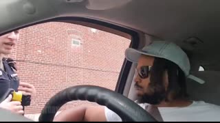 Fearless Man Dëmolishēs 5 Cops