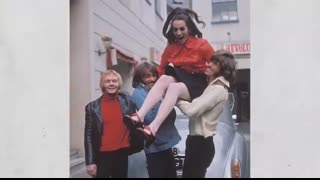 At 61, Robin Gibb FINALLY Admits What We All Suspected