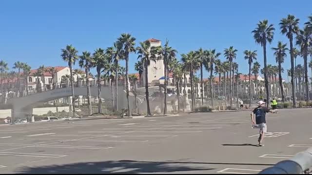 Actual Crash - Bell 222 (N222EX) Helicopter Crash while arriving for Cars 'N Copters event, 1 of 7