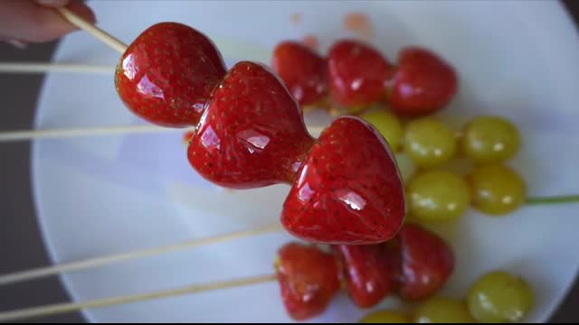 Tanghulu Recipe Without Corn Syrup ｜ Simple and Delish by Canan