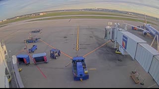 RAW   Surveillance video shows UPS plane crash - Jet bridge B15