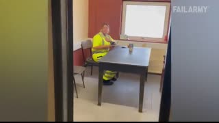 Idiots at Work! Funny Job Fails