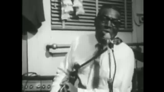 Howlin' Wolf - How Many More Years