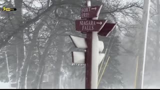 New York is paralyzed buried by snow! Lake-effect snowstorm buried houses and cars in Hamburg!
