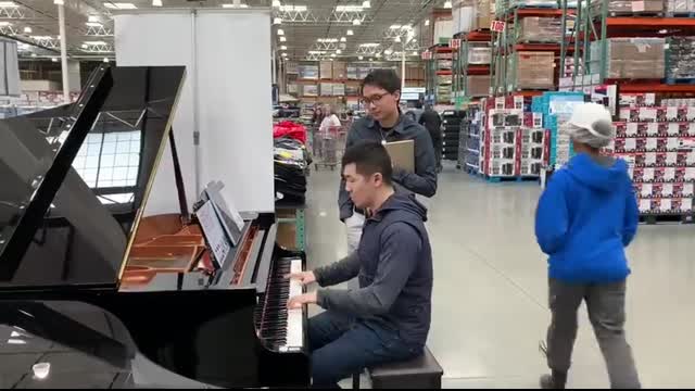 COSTCO PIANO PERFORMANCE - BEETHOVEN VIRUS