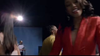 Maroon 5 - Girls Like You ft. Cardi B (Official Music Video)