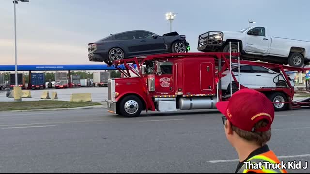 Big rig and semi truck horn honks at the 75 Chrome Shop with AIR HORNS
