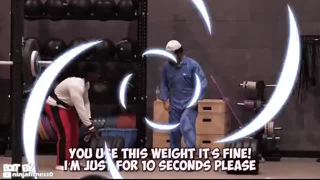 BODYBUILDER VS CLEANER ??   Anatoly GYM PRANK #17