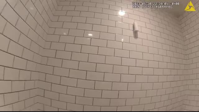 Walmart Shoplifting Sisters Go Nuts When Caught