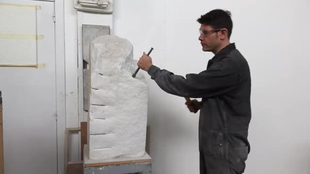 How to use and sharpen bushing tools for stone carving