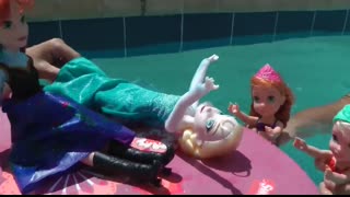 POOL ! Elsa and Anna toddlers - Barbie is the lifeguard - splash