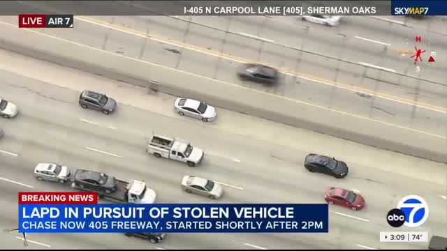 LAPD chase stolen vehicle suspect