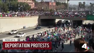 Thousands of demonstrators shut down 101 over deportations