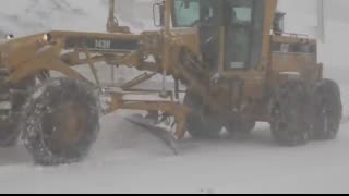 Atmospheric River - Chaos on I80 in California - Heavy Snow - Stuck Truckers - Winter Storm