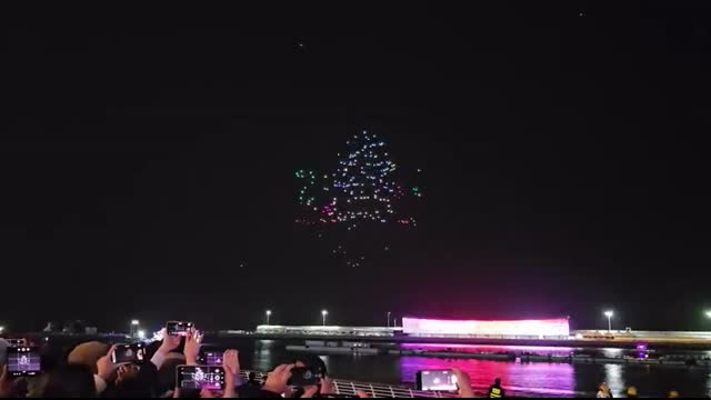 2025 China New Year Celebration！Shanghai Fireworks&Drone Show！China Walk Travel 中国上海新年元旦之夜庆典烟花秀