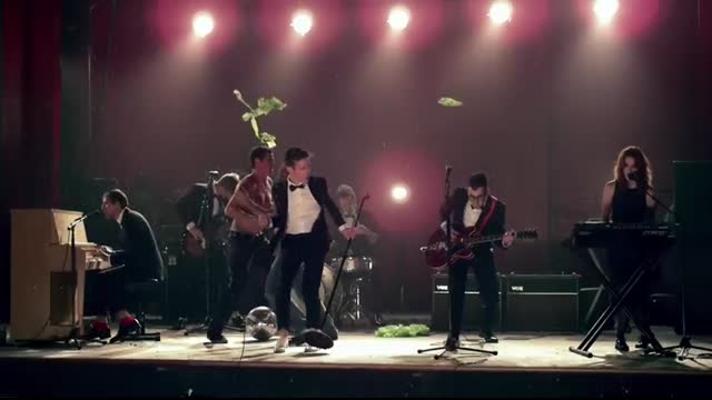Fun. We Are Young ft. Janelle Monáe [OFFICIAL VIDEO]