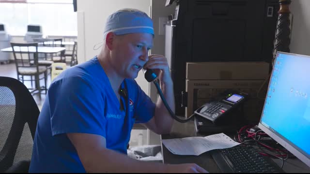 Day in the Life of an Orthopedic Surgeon Dr. Paul Edwards