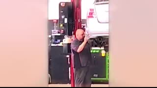 Total Idiots At Work Caught On Camera